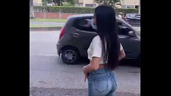 Qué Rica Esta Flaca Nalgona Yo Solo Quería Grabarla Y Hablar Y Ella Sólita Me Ofreció La Cola Para Que Me La Coja - 18 Girl