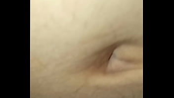 En Su Cuarto A Solas