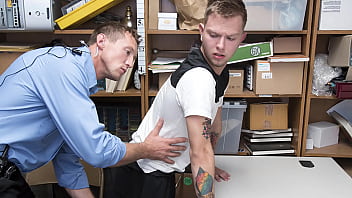 The Guy Was Seen Hiding Clothing Items In Under His Jacket - Perps4k