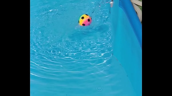 Ballon Dans L_eau