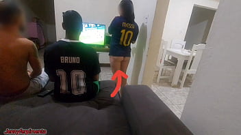 Fiz Sexo Com Amigo Do Meu Marido Por Causa De Uma Aposta, Fiquei Com Tesão E Acabei Fazendo Dp Com Os Dois