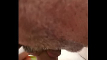 Oso Maduro Latino Quiere Desayunar