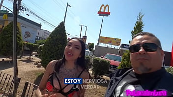 Usa Juguete Durante El Podcast Y Acepta Reto En Taxi.