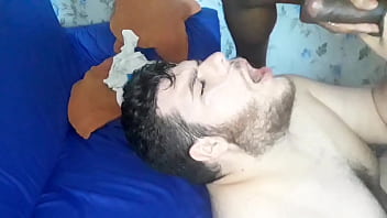 O Caminhoneiro Negão Voltou Pra Gozar Na Minha Cara (completo)