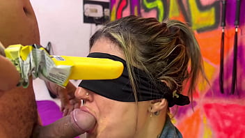 Meu Melhor Amigo Da Minha Escola Quis Fazer Essa Brincadeira Dos Sabores Fui Enganada Com Ele Colocando O Pau Dele Na Minha Boca! Ele Deixou Minha Boca Toda Melada De Porra Gelada !