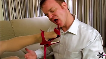 Scott Rhodes Doggy Styles Maxine X After He Sucked Her Sexy Feet!