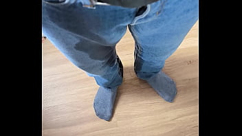 Peeing In My Jeans - wetting-jeans, wetting-floor, peeing-in-my-jeans - Video 297324