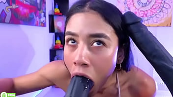 Latina En Webcam Tragando Un Consolador Negro 2 (nicollbashel)