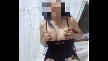 Mi Amiga Aprovecha Que Su Hermana Esta Descansando Para Enviarme Pack