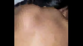 Mientras Su Marido Está Borracho Afuera Ella Me Invita A Q La Parta En Dos