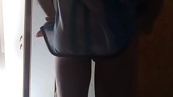 Femboy Mostrando El Orto