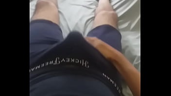 Corriéndome En Ropa Interior