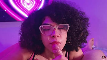 Mamando Uma Rola E Ganhando Leitinho Na Boca!