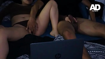 Hermanastros Ven Porno Juntos Y Se Ponen Cachondos _no Le Digas De Esto A Mi Novio_