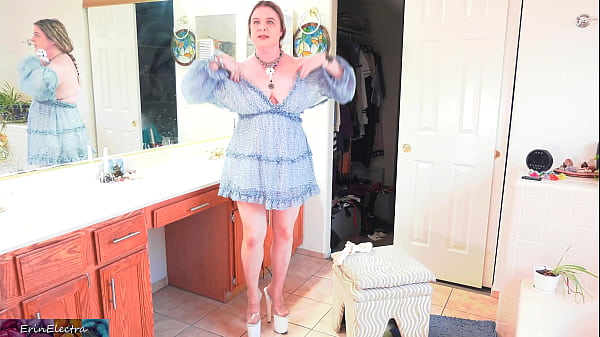 Helping Stepmom Dress I Get To Cum Inside Her