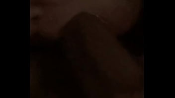 Tentando Enfiar A Piroca Do Vizinho Toda Na Boca