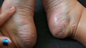 Bbw Foot Goddess Massages Her Sexy Feet