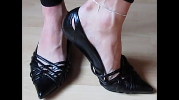 She Wears Her Favorite Black Leather Kitten Heels - Shoeplay By Isabelle-sandrine Pt 1