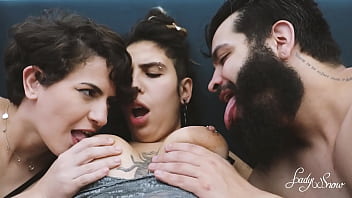 Fodendo O Cuzinho Da Pawg E Da Namoradinha Junto, Como é Bom Poder Transar A Tr_s