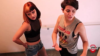 A Meia-irmã Da Minha Namorada Me Deu Uma Bela Mamada Na Rola, Quase Fomos Pegos