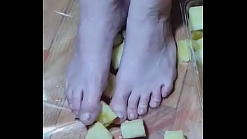 Afamilytoeaffair - Food, Homemade, Fetish, Voyeur, Footjob, Crazy, Feet, Crushing, Barefoot, Nerd, Toes, Soles, Alterna - Feet - 2025 - Incredible - Show - Video 239477