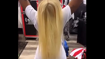 Sexyy Red Twerking With Her Wig Half Off