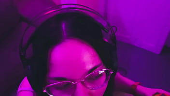 El Amigo De Mi Novio Me Pilla Jugando Me Mete La Polla En La Boca Y Se Corre En Mis Pies