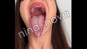 Long Tongue Spit Play