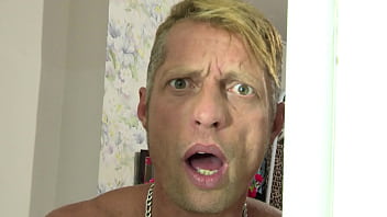 Meu Marido Olha E Parece Não Acreditar No Que Ta Vendo