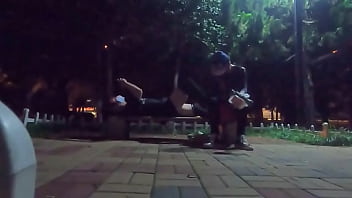 Fui Fazer Uma Corrida No Parque Acabei Encontrando Um Muleque Pauzudo E Fudemos Na Pracinha