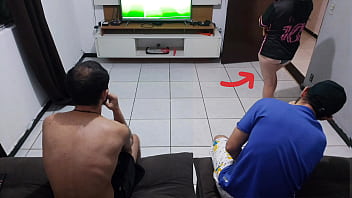 Meu Marido Me Perdeu Na Aposta E Eu Tive Que Ficar Com O Amigo Dele Na Frente Dele