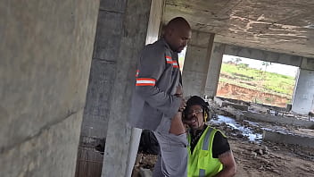 Depois Que Todos Foram Embora Os Trabalhadores Transam Descaradamente No Prédio Em Contrução