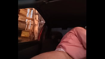 Me Hacen Una Paja En El Auto