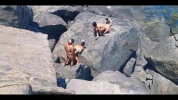 A Praia De Nudismo Mais Quente Do Rio De Janeiro, Nas Pedras O Sexo Acontece Com Muito Tes_o.