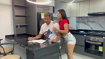 Me Follo Al Virgen De Mi Hermanastro Y Me Termina Dando Una Rica Follada Con Su Enorme Polla Hasta Llenarme Mi Culo De Leche Hl