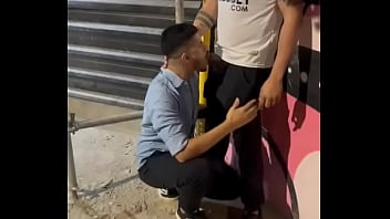 Mamando Em Publico - gay - Video 249697