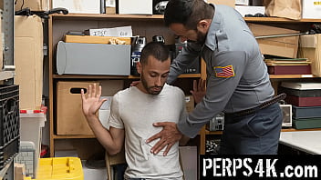 Loss Prevention Officer Knows Exactly How To Handle The Perp - Perps4k