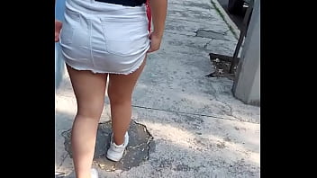 Moviendo El Culo En La Calle