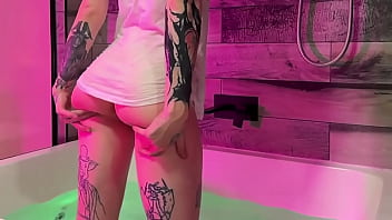 ** Clip Available! **slow Motion Ass Jiggling _ Wet T-shirt Dunking Included ^.-available On #manyvids _ #clips4...