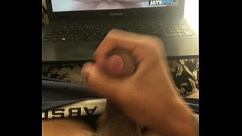 Novinho Tira Uma E Goza Gostoso