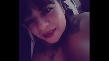 Tetona Me Enseña Las Tetas