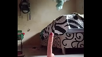 Me Pillaron En Mi Habitación Con Un Gran Consolador En El Culo, Olvidé Trancar La Puerta Y El Vecino Me Vió Desnuda Masturbándome El Culo. Monstercock Anal Amateur.
