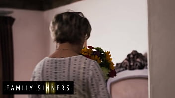 Family Sinners - Naughty Milf Dee Williams Shows Her Stepson Robby Echo How To Eat And Fuck A Real Woman' Pussy