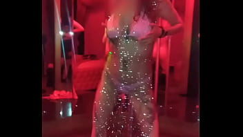 Baile Rico En Un Tubo