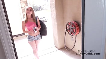 Hot Teen Loves To Please A Big Throbbing Rod With Her Mouth