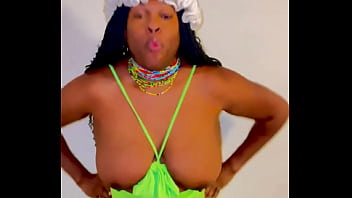 Happy Titty Tuesday!#tittytuesday #teasetuesday #ebonytitties #nobra #bigblacktitties #transtitties #blacktrans #ebonytra...