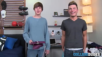 Tommy White Tops Josh O_brian