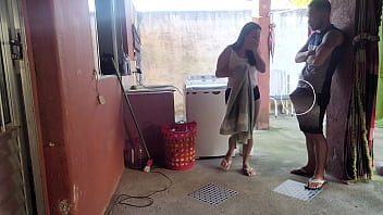 Minha Esposa Saiu E A Empregada Não Resistiu Meu Pau Ereto