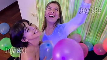 Little Sluts Rubbing Themselves With Balloons