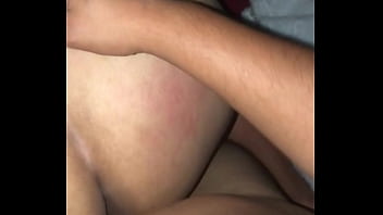 Comendo A Meia-irmã Na Cama Dela